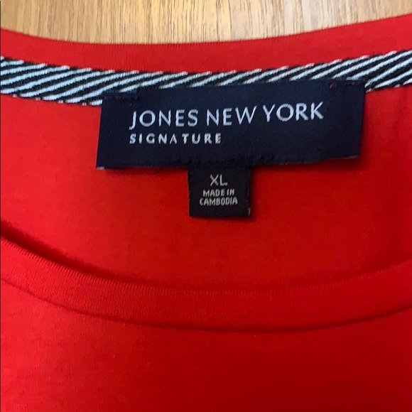 Top - Picture 2 of 3